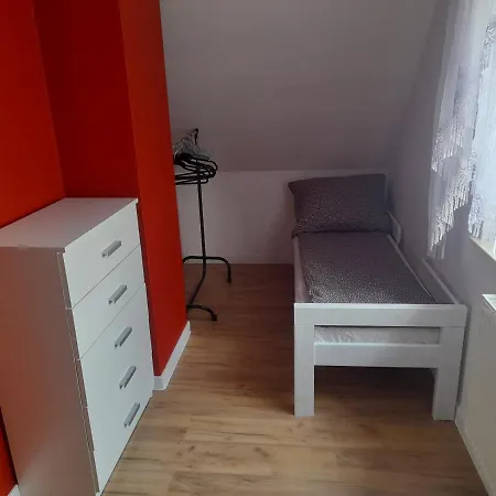 ,,dom Na Skarpie Z Balią I Basenem Letnim Dom wakacyjny Sulęczyno