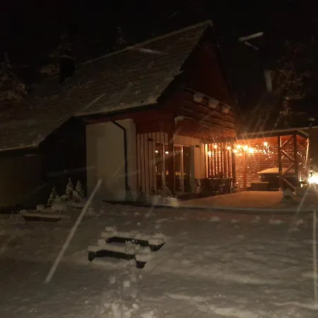 Dom wakacyjny ,,dom Na Skarpie Z Balią I Basenem Letnim *